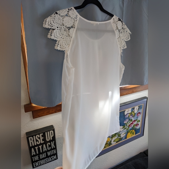 NWT andthewhy Lace Embroidered Sleeves White Sheer Top SZ Large Very 😍 - Picture 5 of 8